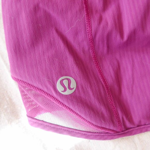 Lululemon Women 4 Deep Fuchsia Shorts - Picture 4 of 14